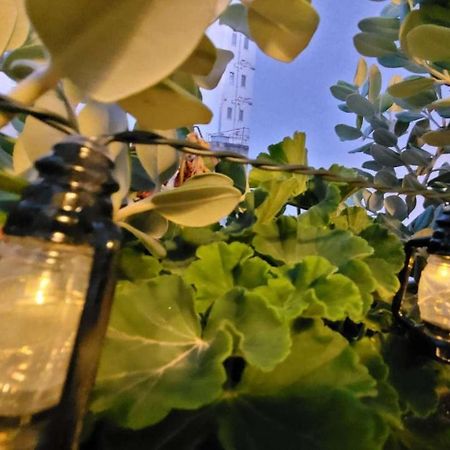 Modern - 50 M From Sea - Free Wi-Fi - Super Cool - Terrace - Fully Air-Conditioned 세인트폴스베이 외부 사진