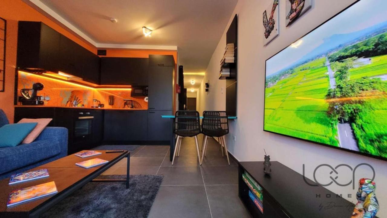 Modern - 50 M From Sea - Free Wi-Fi - Super Cool - Terrace - Fully Air-Conditioned 세인트폴스베이 외부 사진