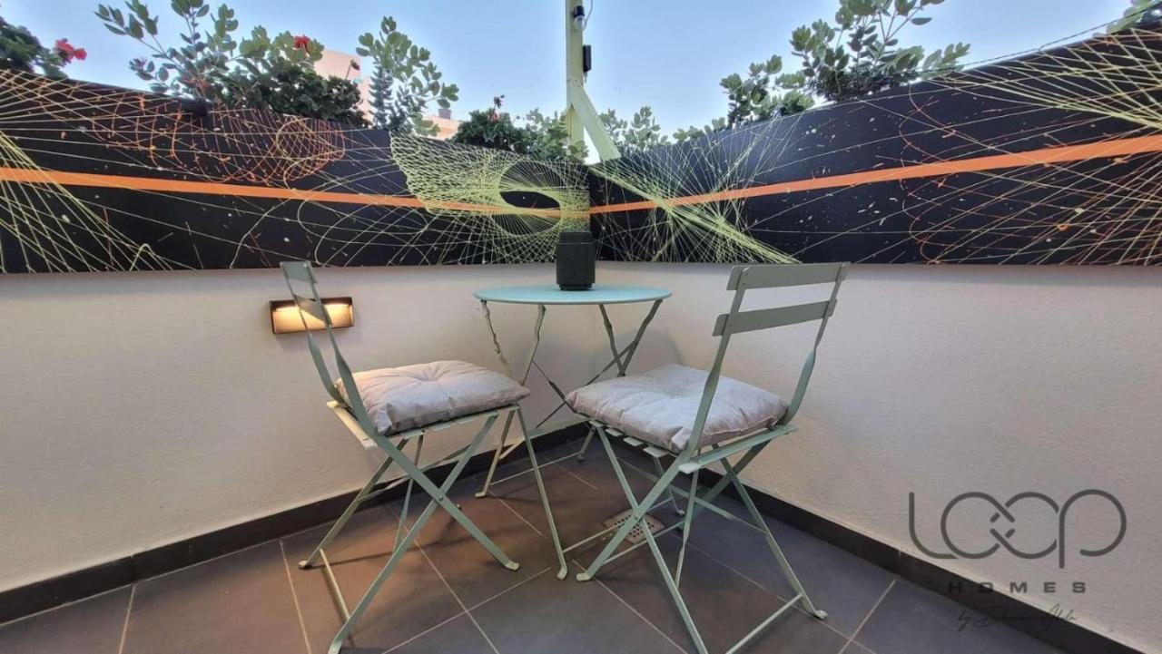 Modern - 50 M From Sea - Free Wi-Fi - Super Cool - Terrace - Fully Air-Conditioned 세인트폴스베이 외부 사진