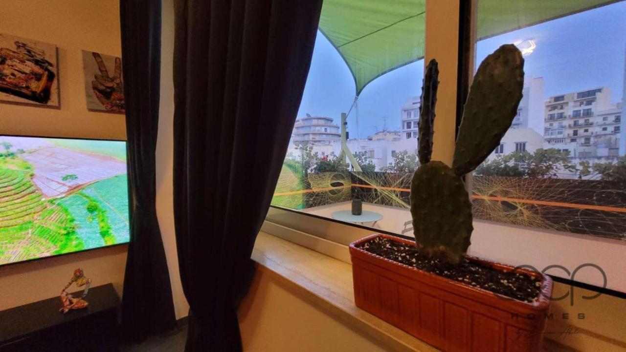 Modern - 50 M From Sea - Free Wi-Fi - Super Cool - Terrace - Fully Air-Conditioned 세인트폴스베이 외부 사진